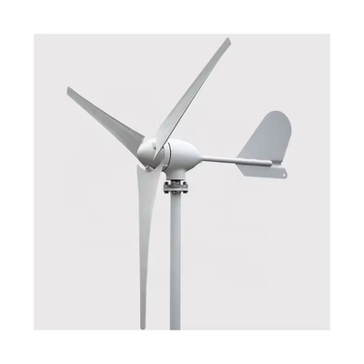 Sistema híbrido de generación de energía eólica de 10 kW fuera de la red con voltaje de salida de 230VAC/380VAC