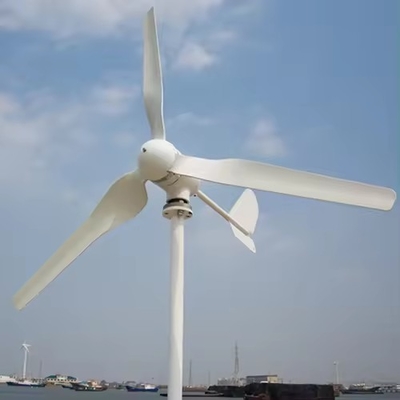 Sistema híbrido de generación de energía eólica de 10 kW fuera de la red con voltaje de salida de 230VAC/380VAC