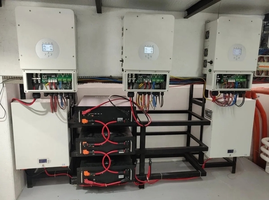 Sistema de energía solar de 380V de 12kw con inversor híbrido Deye Growatt